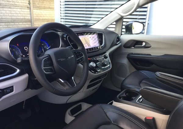 Chrysler Pacifica cena 189900 przebieg: 50500, rok produkcji 2022 z Kańczuga małe 352